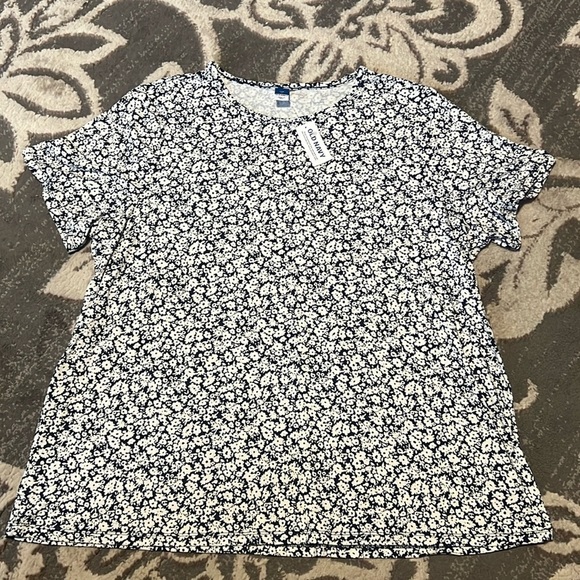 Old Navy Tops - Old navy floral top. New size XL super soft and stretchy. Blue and white.